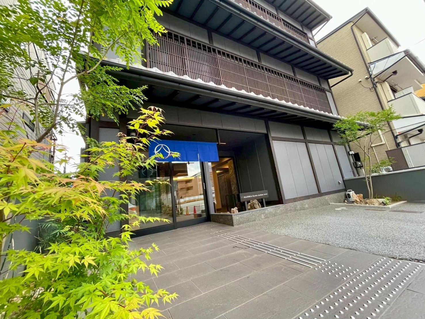 Hotel Madoka Station West 3*